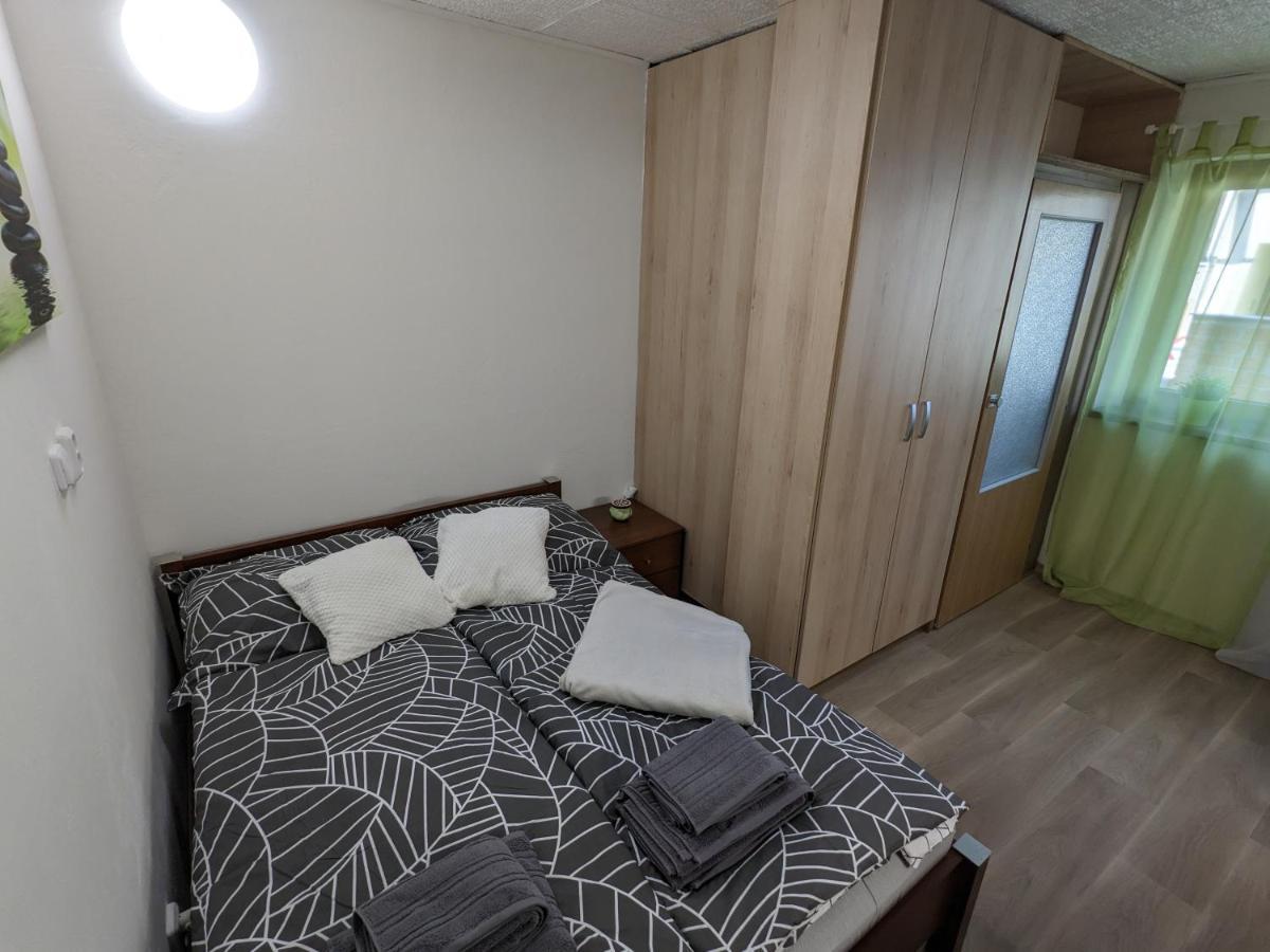 Utulne Studio U Marianskeho Udoli V Brne - Lisni Brünn Exterior foto